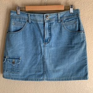 Gloria Vanderbilt jean skirt. 10